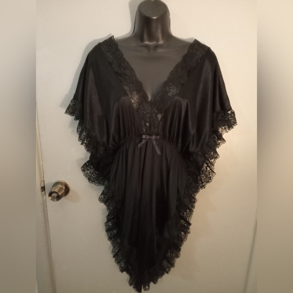 Vintage Coquette Lingerie Negligee